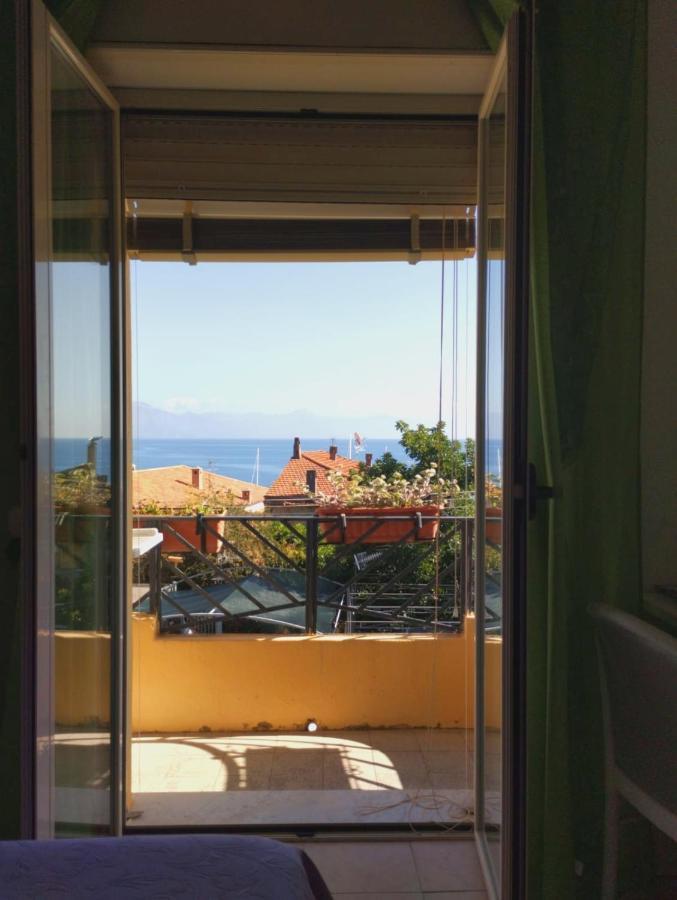 Apartamento By The Sea In Scario Exterior foto